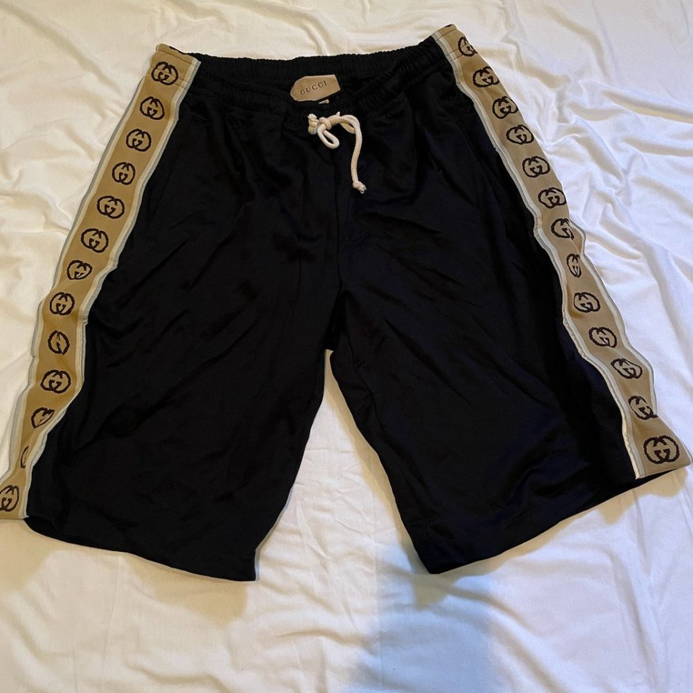 NEVER worn gucci shorts